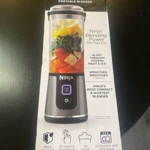 Ninja Compact Blender with Black and Silver Design